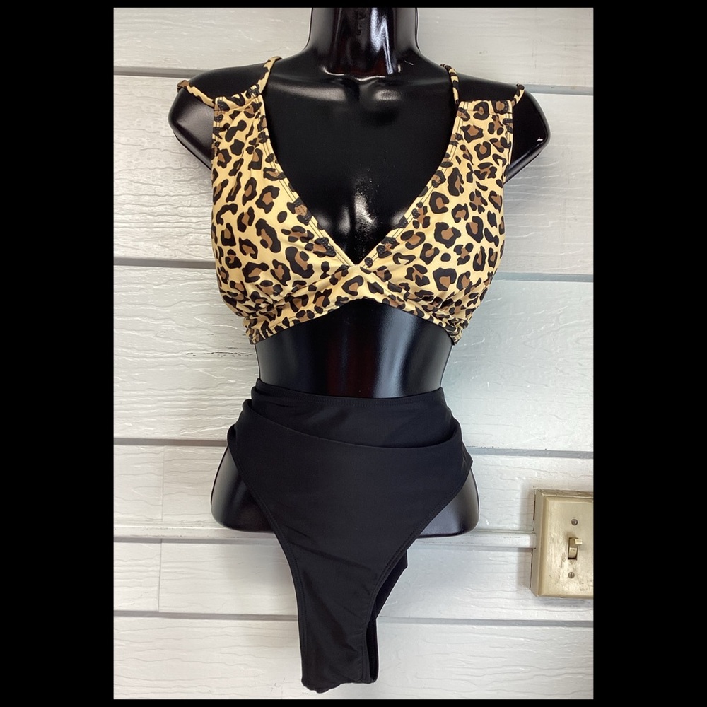 Leopard Print Twist Front Bikini Top with High Waist Black Bottoms.48